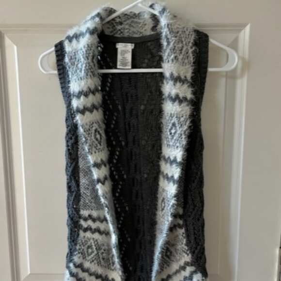 MAX STUDIO KIDS: YOUTH GIRLS BLACK & GRAY OPEN SWEATER VEST CARDIGAN WRAP-SIZE M - Picture 1 of 2